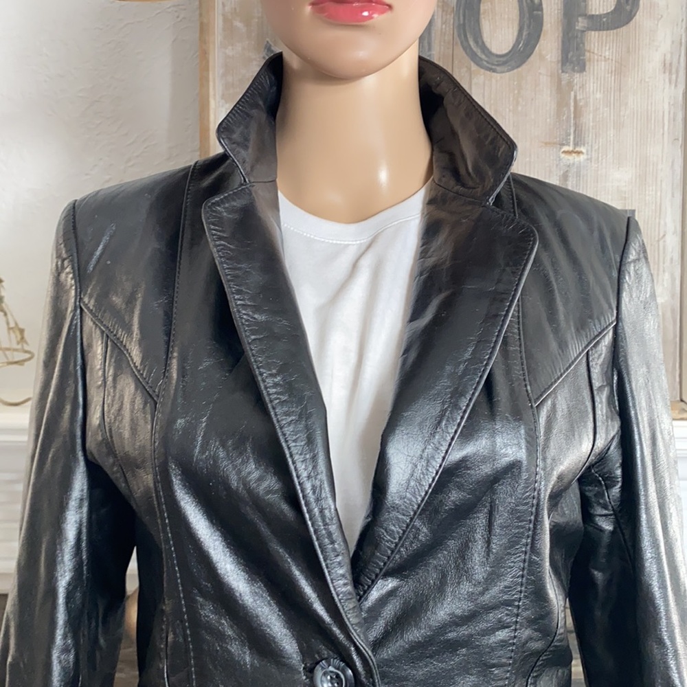 Gorgeous Vintage Wilson’s Leather Jacket - Picture 2 of 6